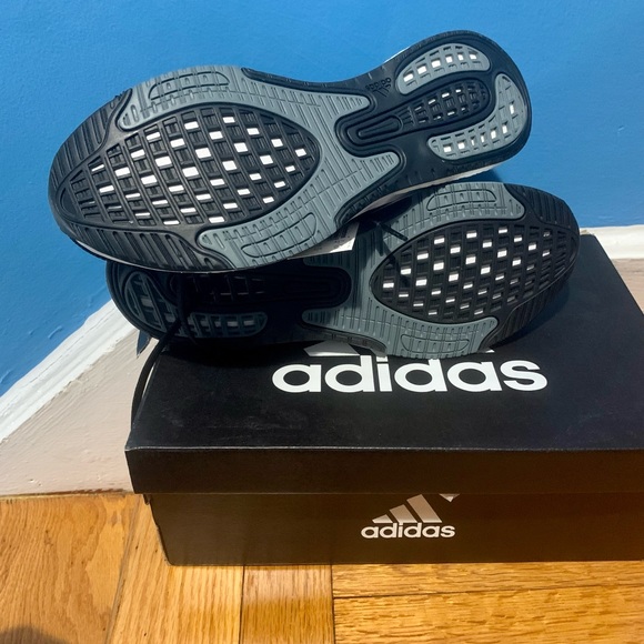 Adidas supernova plus running shoes. - Picture 6 of 8